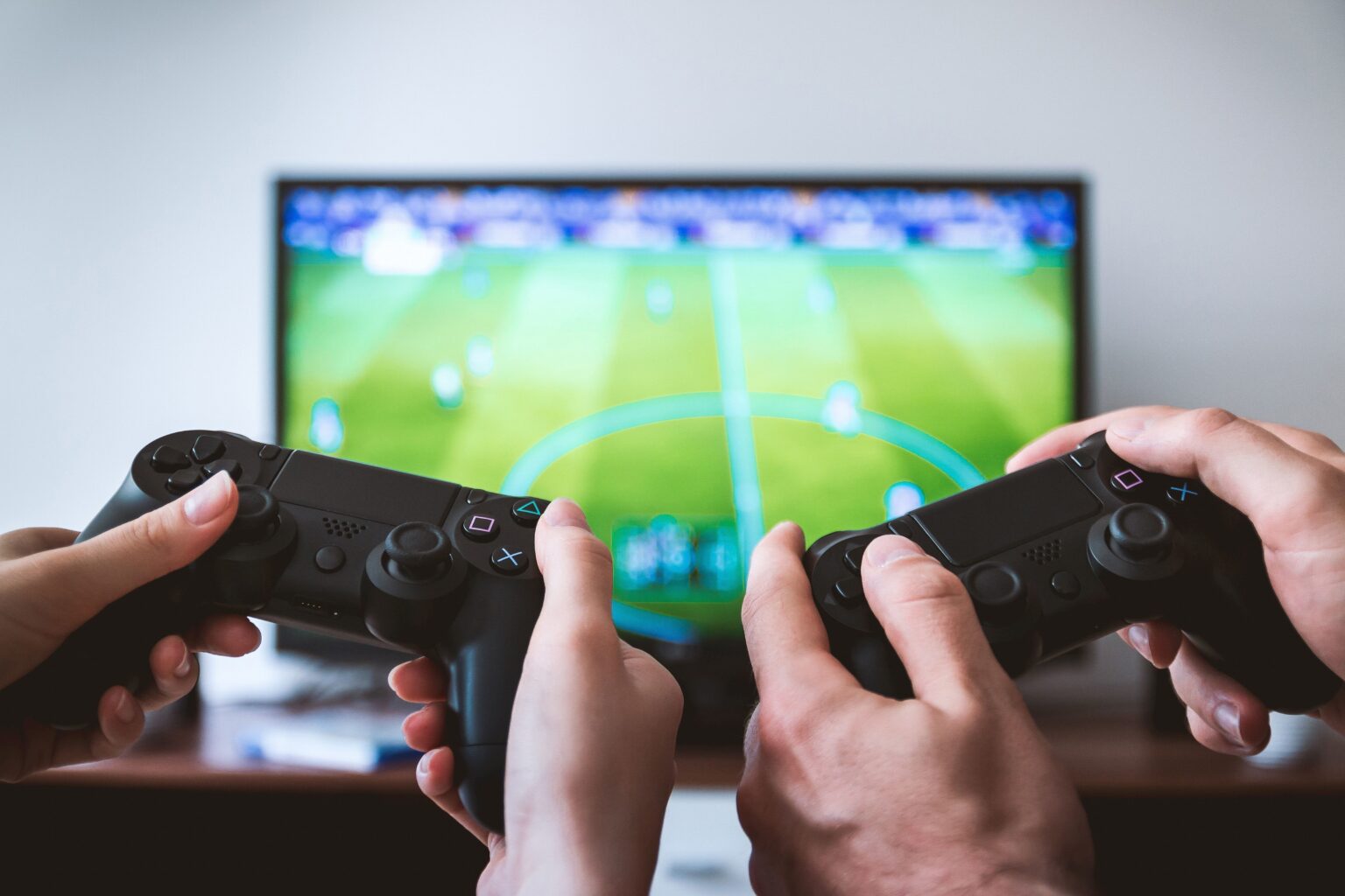 A parent's guide to gaming online :joystick: