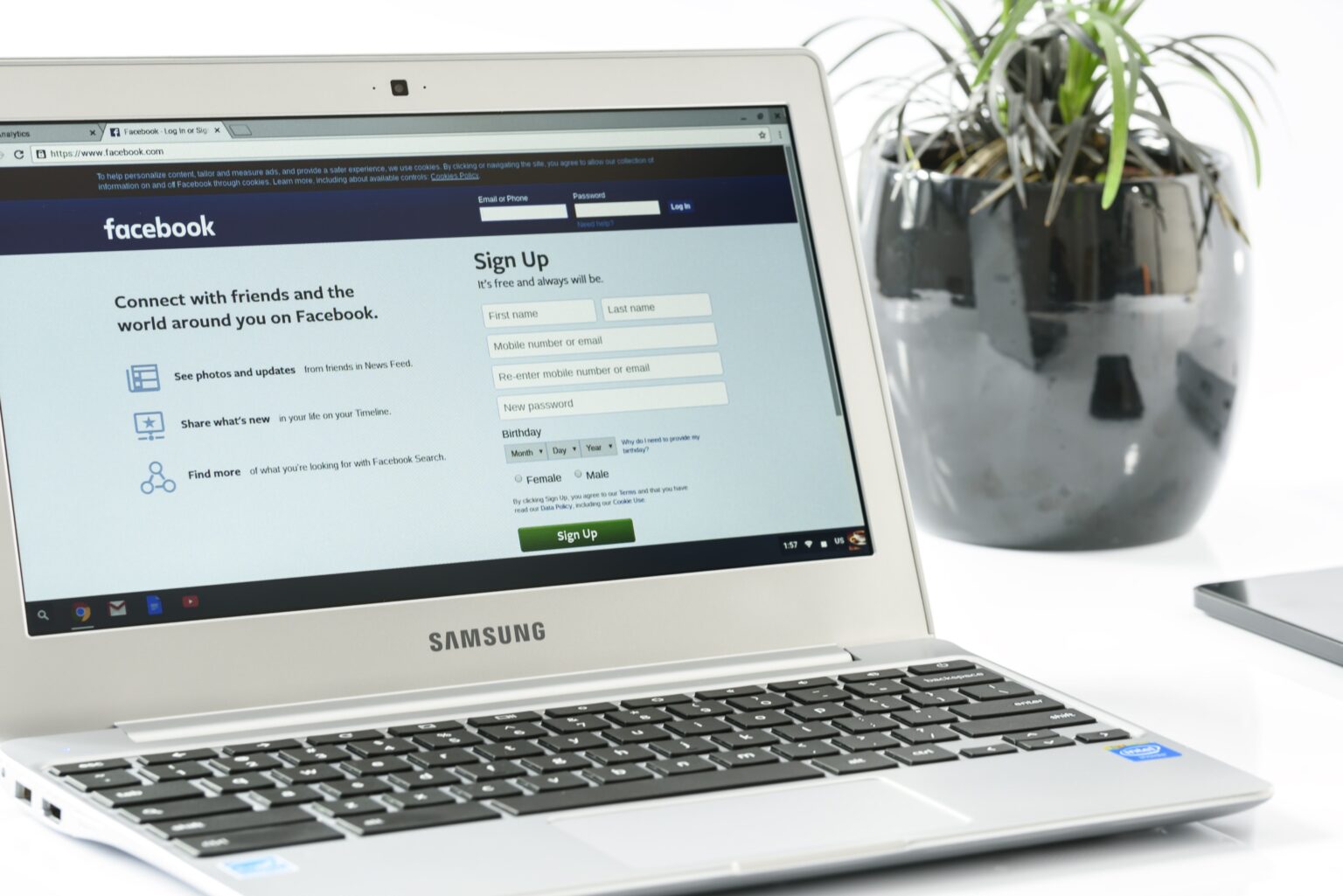 Staying social media safe