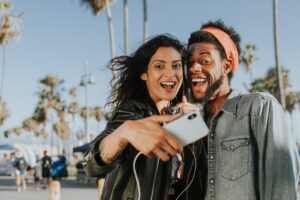 Essential holiday accessories for your smartphone :iphone: