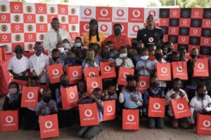 Kaizer Chiefs and Orlando Pirates join Vodacom to help kids win at school!